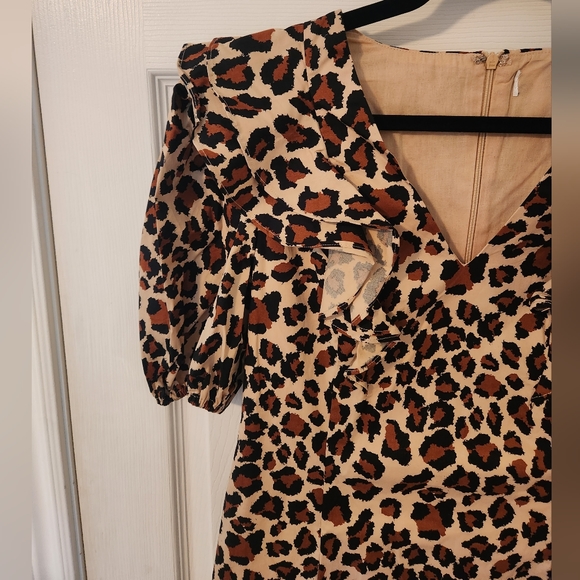 2.7 August Apparel Leopard Puff Sleeve Mini Dress Size Large? - Picture 2 of 5